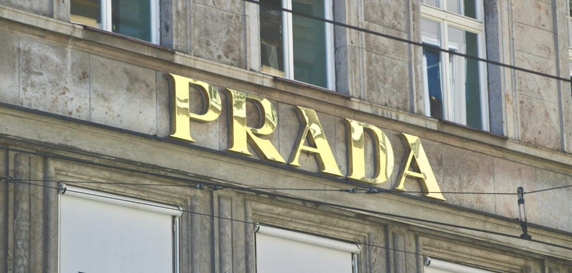 Szárnyal a Prada, de nem ott, ahol várnánk – A Miu Miu viszi a hátán a cégcsoportot