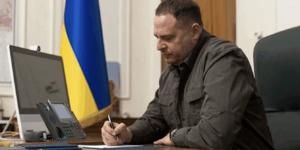 Újabb részletek derültek ki a százmillió dolláros ukrán korrupciós botrányról – Zelenszkij kabinetfőnöke is érintett?