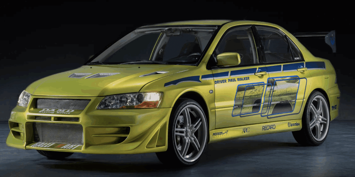 Kalapács alatt Paul Walker és a Taxi film Peugeot-ja, a Batmobil és a John Wick Mustangja – Brutális áron a leghíresebb filmek autói