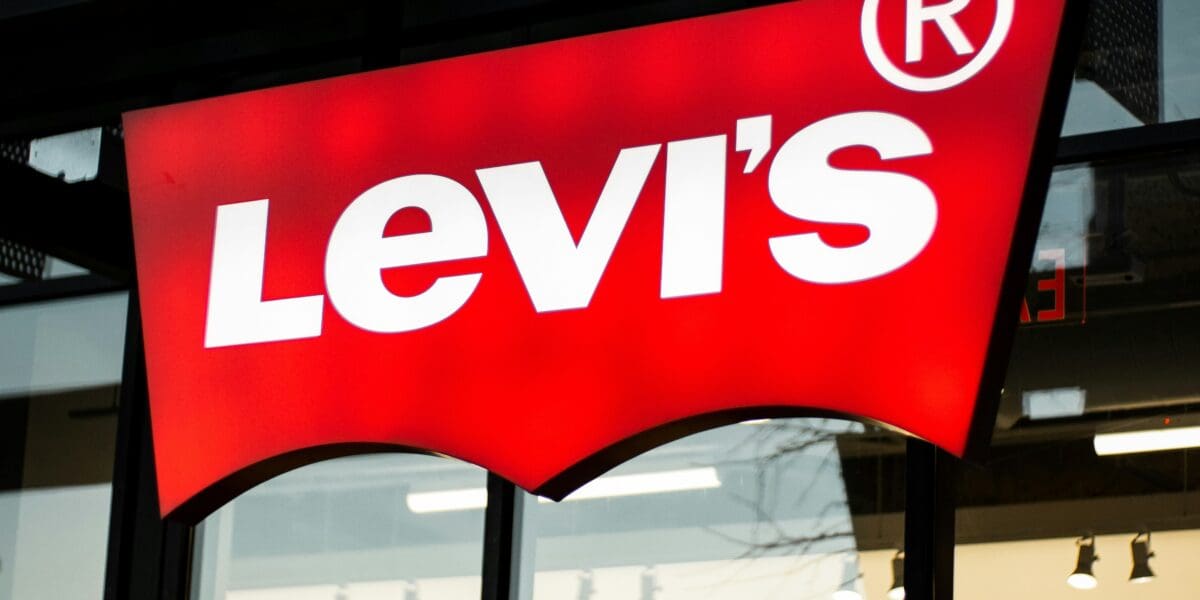 Íme a Levi’s új húzása – A 300 dolláros japán szegélyű farmerekkel  új korszakot indít a legendás márka