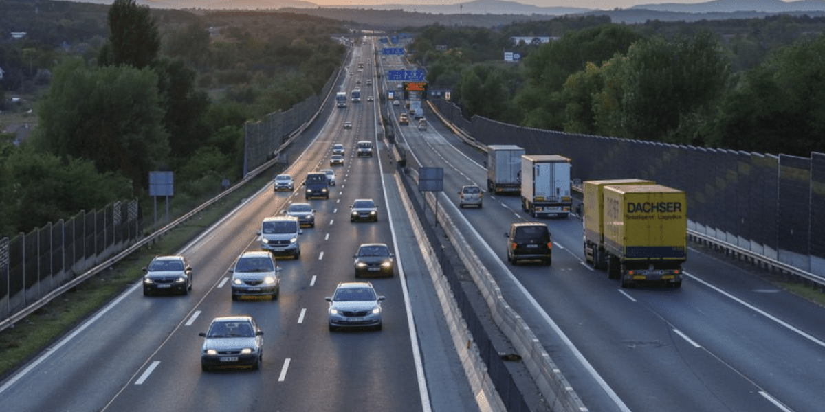 Új korszak az utakon – Ezt érdemes tudni a megújult KRESZ-ről