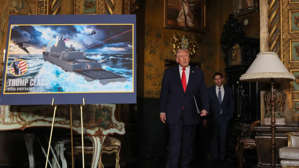 Trump új hadihajókat rendelt – Saját magáról nevezné el őket