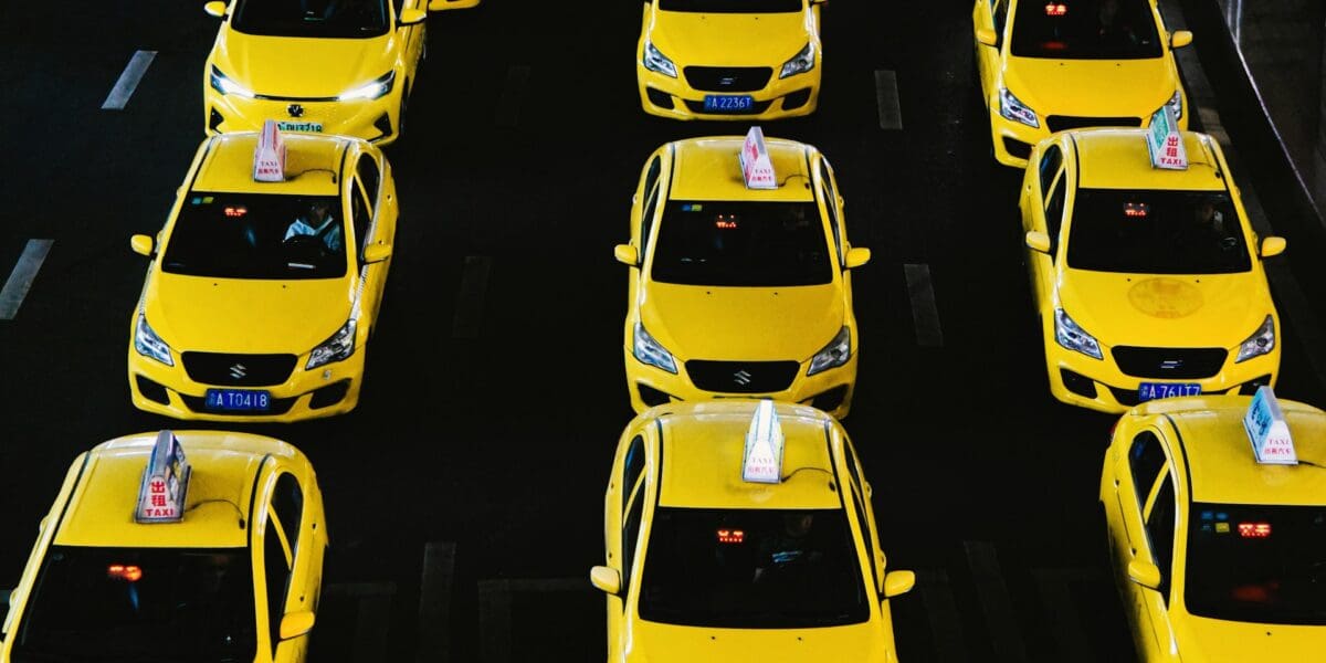 Döntés született a repülőtéri taxis tenderen – A Főtaxi mellett az Uber a nyertes