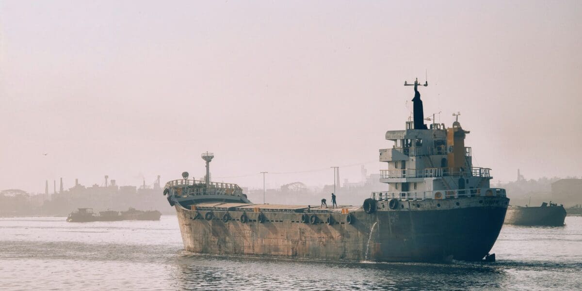 Fontos bejelentést tett Irán –Átengedik a humanitárius szállítmányokat a Hormuzi-szoroson