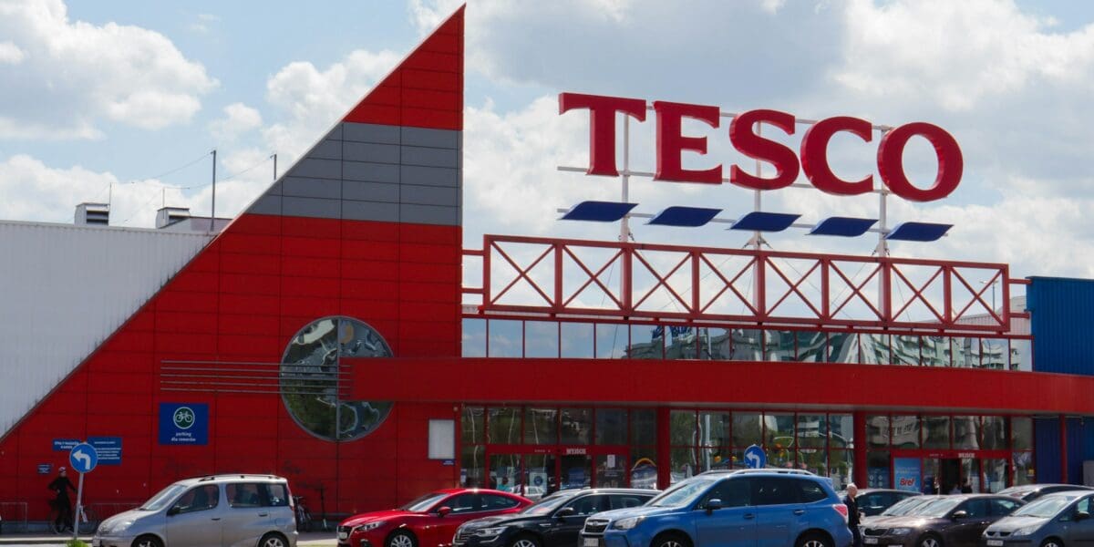 Optimistább lett a Tesco – Erős forgalom, javuló profitkilátások