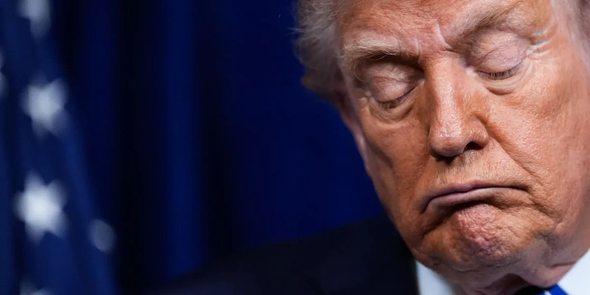 Trump keze lila – A 79 éves amerikai elnök tökéletes egészségről nyilatkozott
