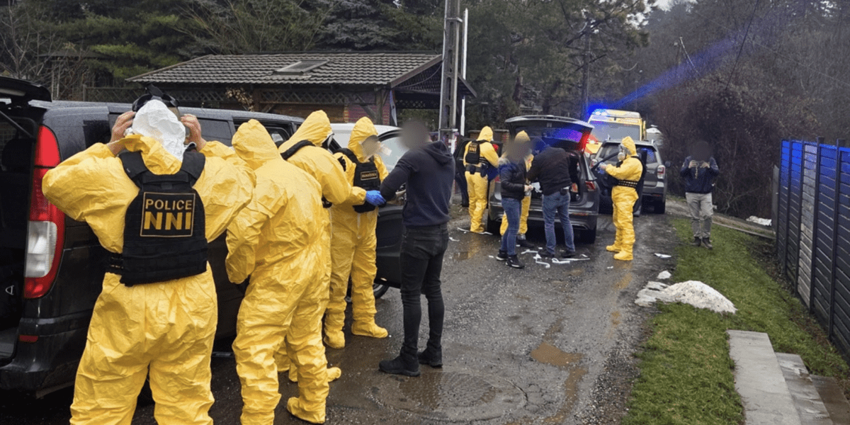 Drograzzia Budakeszin – 16 kiló kábítószerrel és 2500 ecstasyval bukott le a nemzetközi dílerhálózat