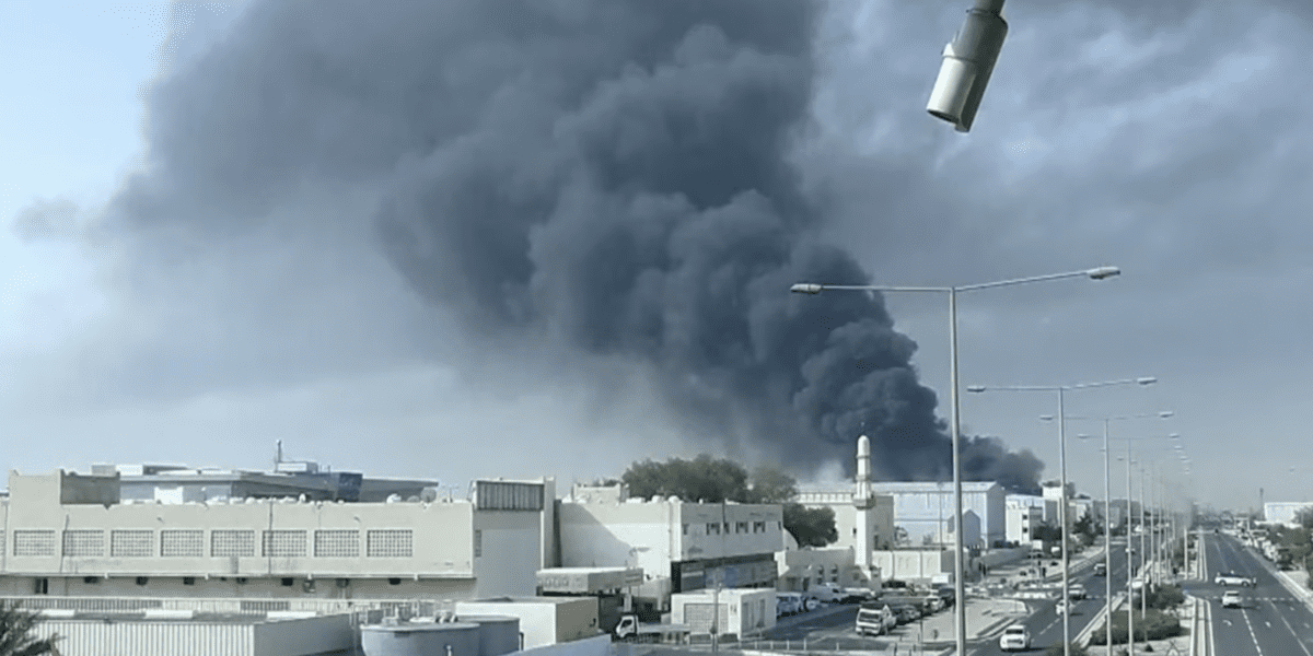 Irán Dubajt is rakétákkal támadta – Találat érte a repülőteret és egy luxusszállodát